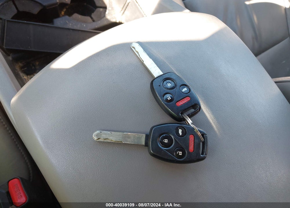 2010 HONDA PILOT EX-L VIN: 5FNYF4H61AB004708