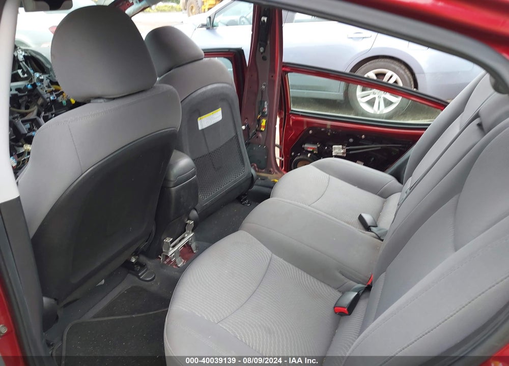 2015 HYUNDAI ELANTRA SE VIN: 5NPDH4AE1FH564568