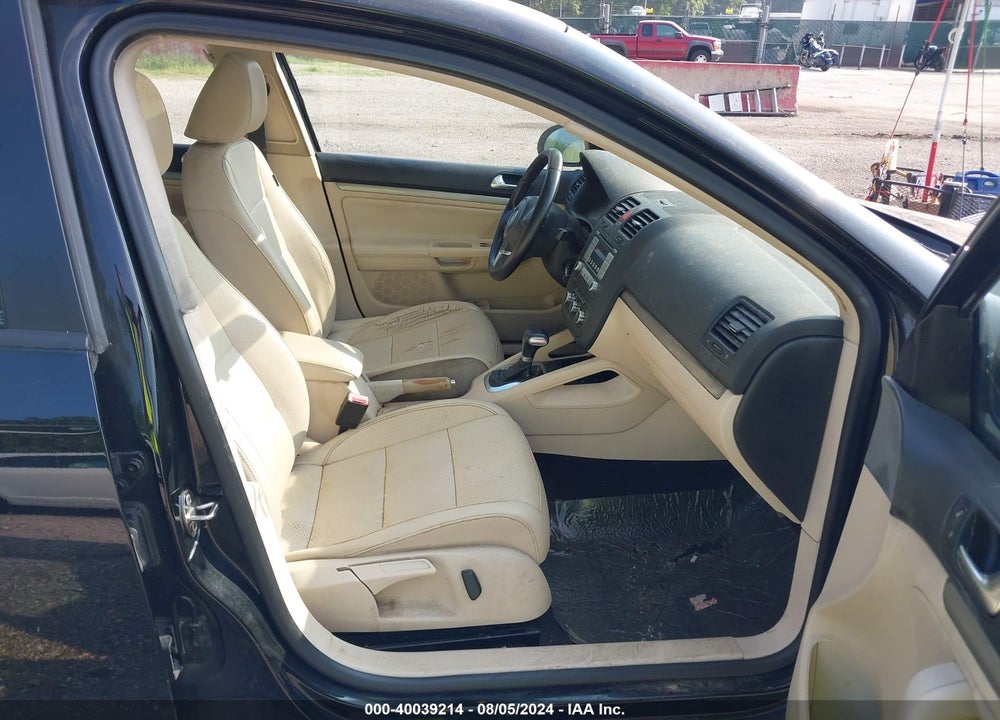 2010 VOLKSWAGEN JETTA LIMITED EDITION VIN: 3VWRZ7AJ1AM164706