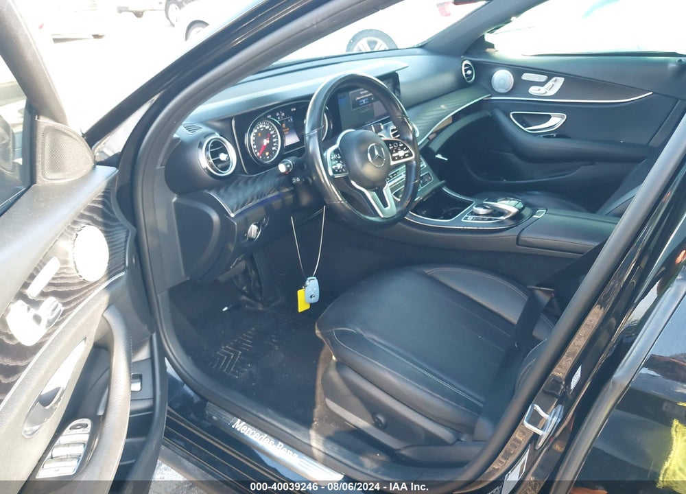 2019 MERCEDES-BENZ E 300 VIN: WDDZF4JBXKA685589
