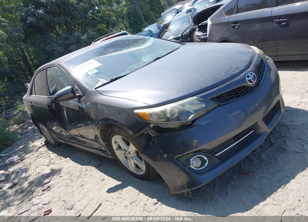 2013 TOYOTA CAMRY SE VIN: 4T1BF1FK8DU637606