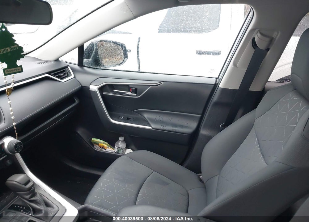 2021 TOYOTA RAV4 XLE VIN: 2T3P1RFV4MC220909