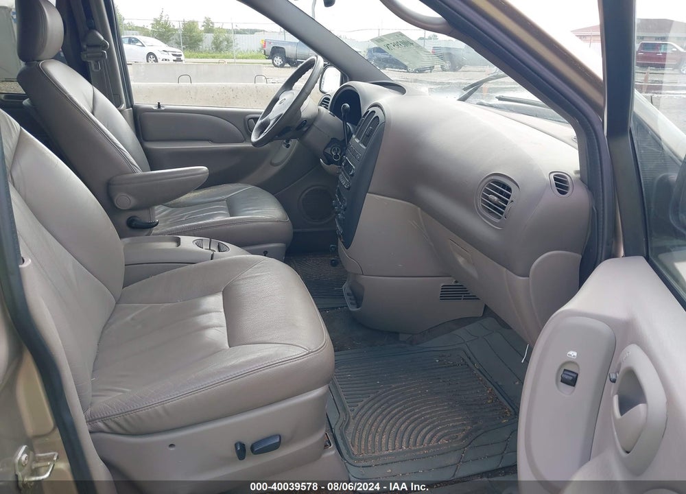 2003 DODGE GRAND CARAVAN VIN: 2D8GP54L13R110921