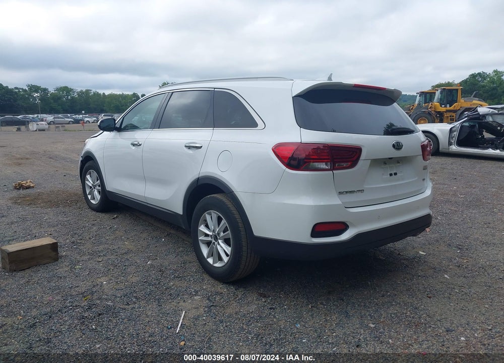 2019 KIA SORENTO 2.4L LX VIN: 5XYPG4A34KG564127