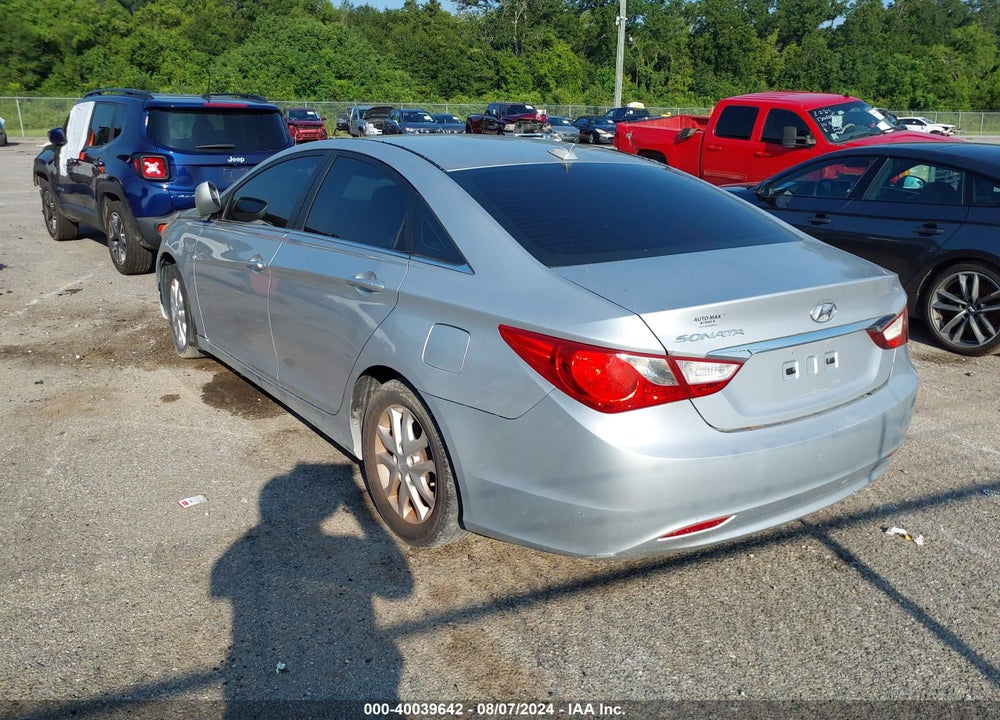 2013 HYUNDAI SONATA GLS VIN: 5NPEB4AC3DH623718