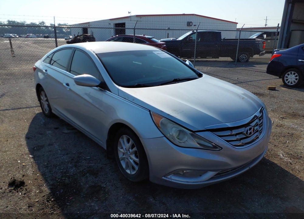 2013 HYUNDAI SONATA GLS VIN: 5NPEB4AC3DH623718