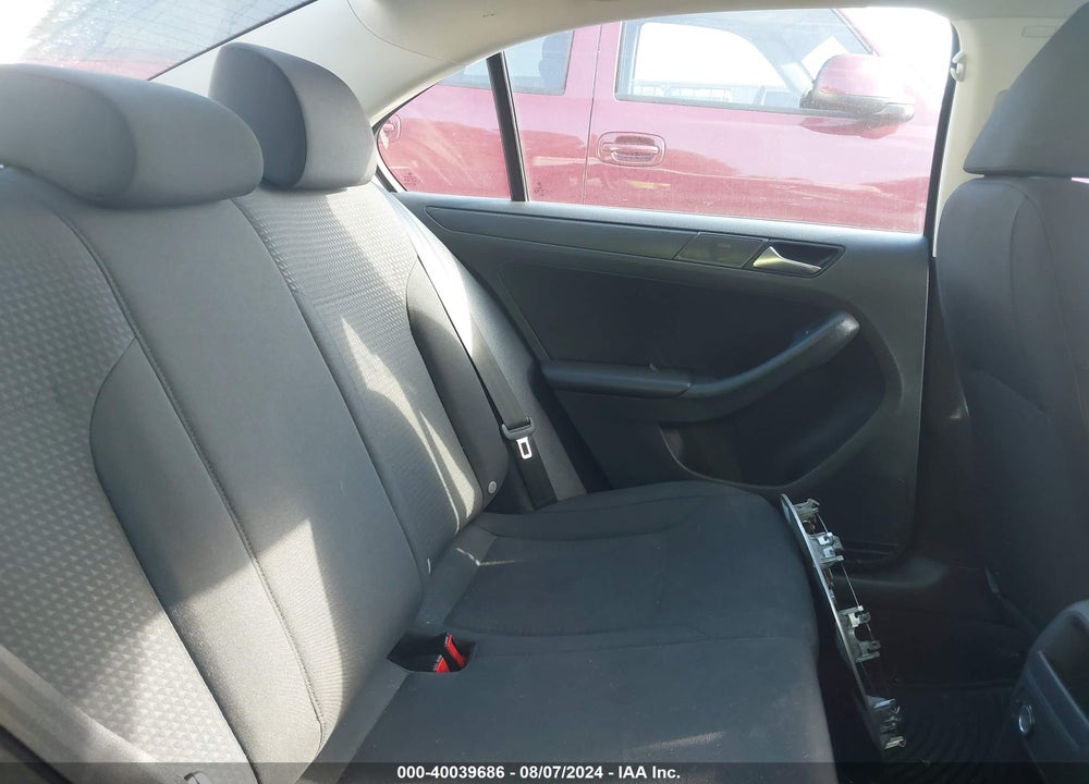 2015 VOLKSWAGEN JETTA 2.0L S VIN: 3VW2K7AJ7FM288184