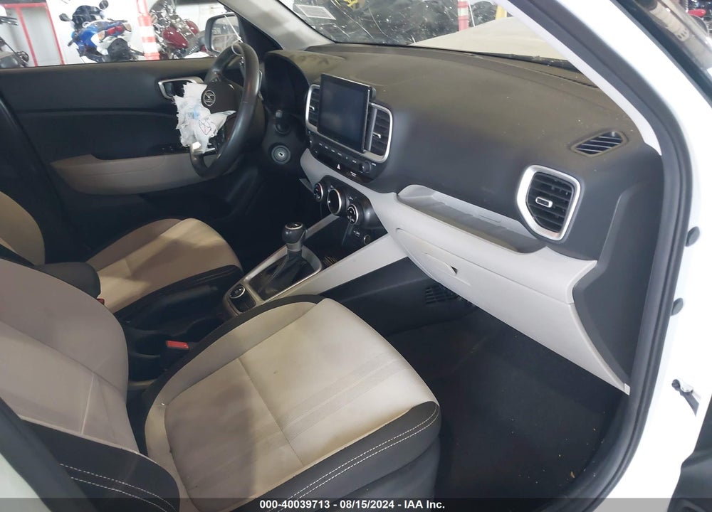 2022 HYUNDAI VENUE SEL VIN: KMHRC8A32NU168059