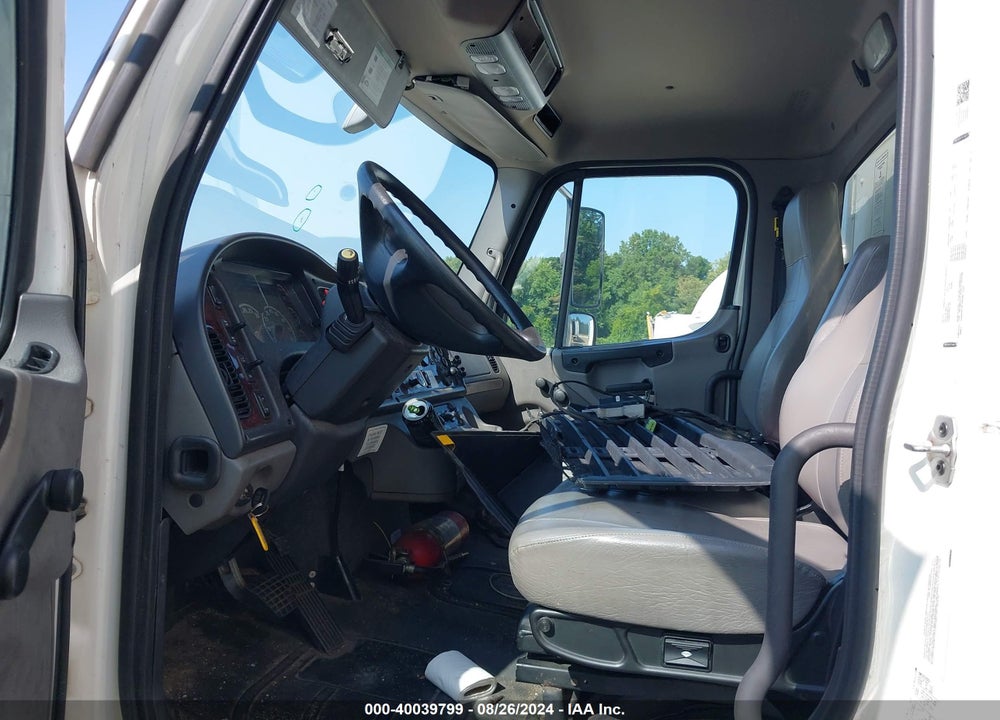 2022 FREIGHTLINER M2 106 VIN: 1FVACWFC4NHMV4443