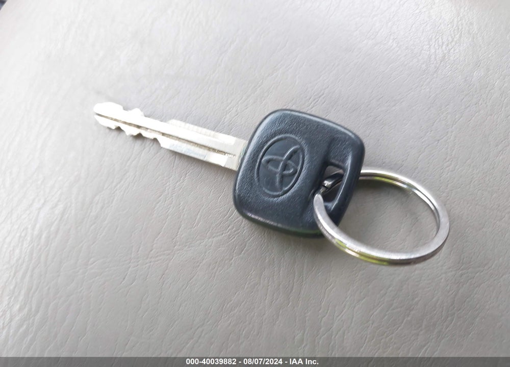 2002 TOYOTA CAMRY VIN: 4T1BE32K22U020302