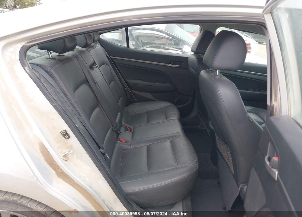 2017 HYUNDAI ELANTRA LIMITED VIN: KMHD84LF8HU063249