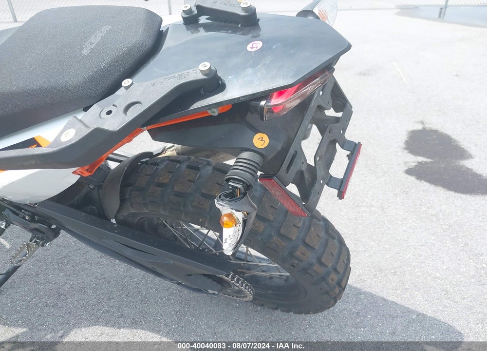 2021 KTM 890 ADVENTURE R VIN: VBKTR640XMM822530