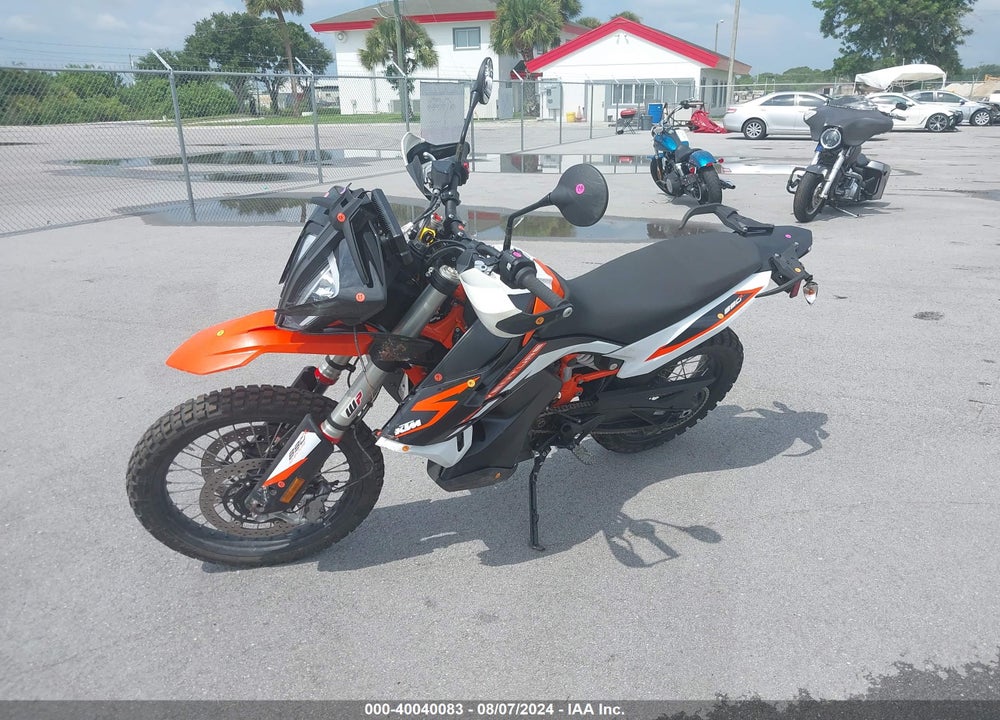 2021 KTM 890 ADVENTURE R VIN: VBKTR640XMM822530
