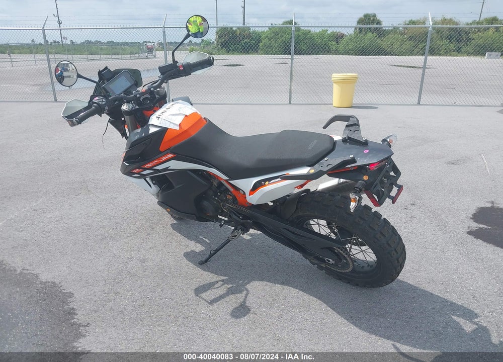 2021 KTM 890 ADVENTURE R VIN: VBKTR640XMM822530