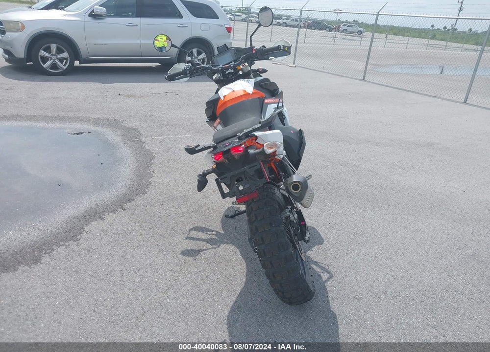 2021 KTM 890 ADVENTURE R VIN: VBKTR640XMM822530