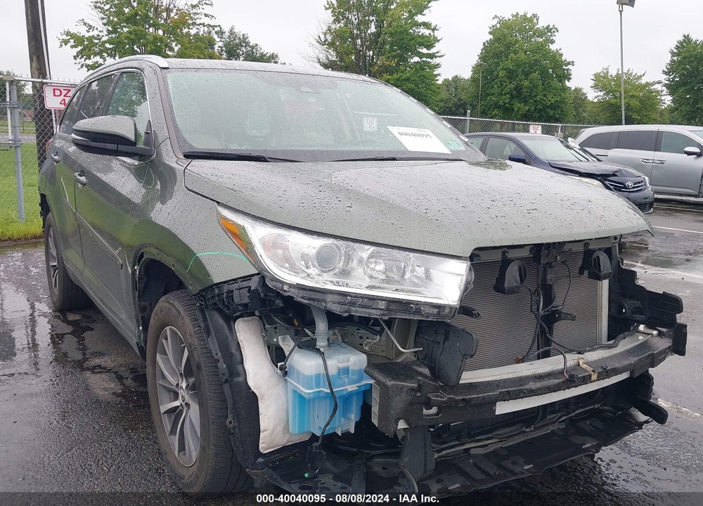 2018 TOYOTA HIGHLANDER XLE VIN: 5TDJZRFH6JS879255