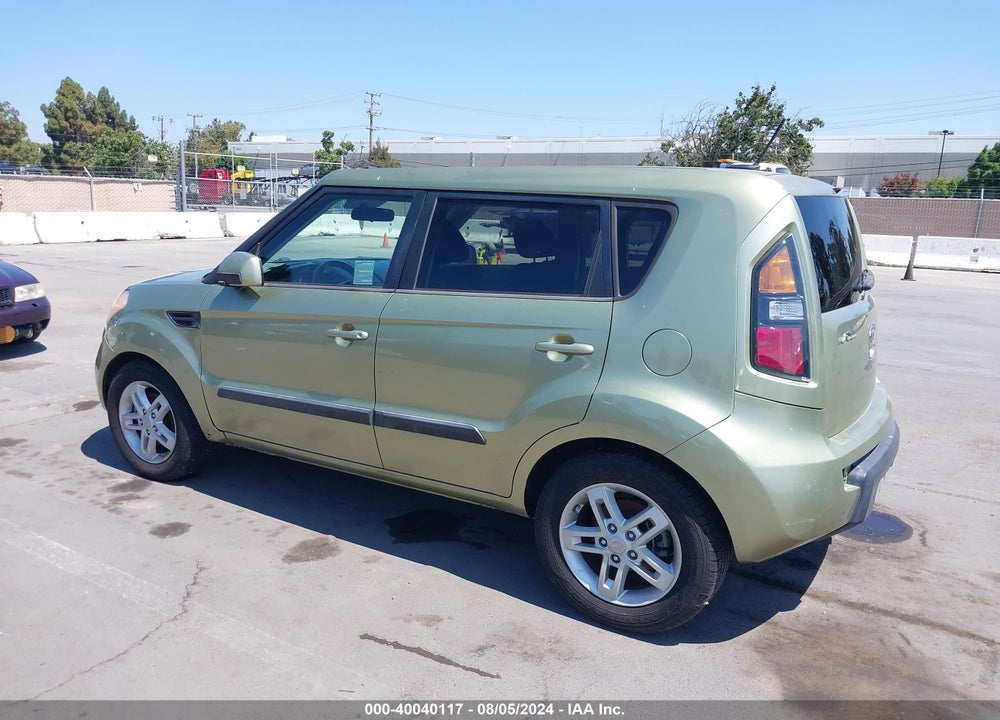 2011 KIA SOUL VIN: KNDJT2A20B7298390