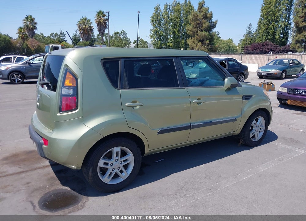 2011 KIA SOUL VIN: KNDJT2A20B7298390