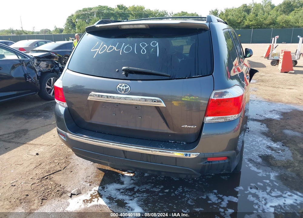 2013 TOYOTA HIGHLANDER SE V6 VIN: 5TDBK3EH0DS203587