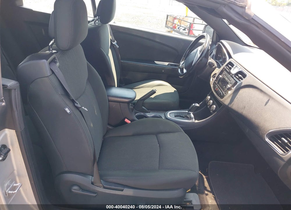 2011 CHRYSLER 200 TOURING VIN: 1C3BC2EG4BN592322