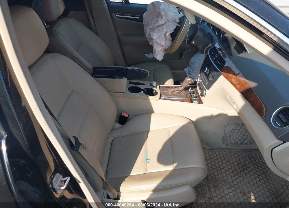 2012 MERCEDES-BENZ C 250 LUXURY/SPORT VIN: WDDGF4HB3CR223455