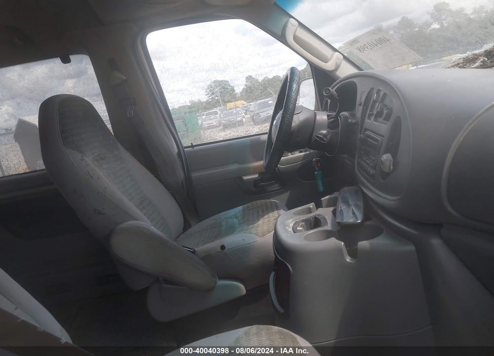 2003 FORD E-350 SUPER DUTY XL/XLT VIN: 1FBSS31L03HB38824