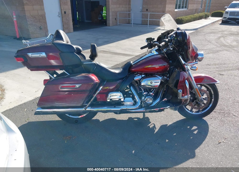 2017 HARLEY-DAVIDSON FLHTK ULTRA LIMITED VIN: 1HD1KED33HB632327