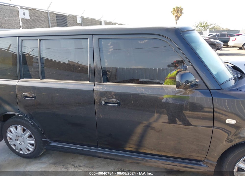 2006 SCION XB VIN: JTLKT324464122884