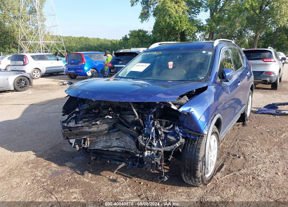 2018 NISSAN ROGUE SV VIN: KNMAT2MVXJP579214