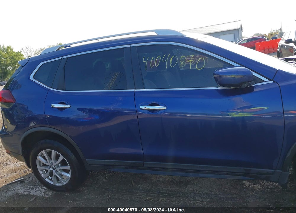 2018 NISSAN ROGUE SV VIN: KNMAT2MVXJP579214