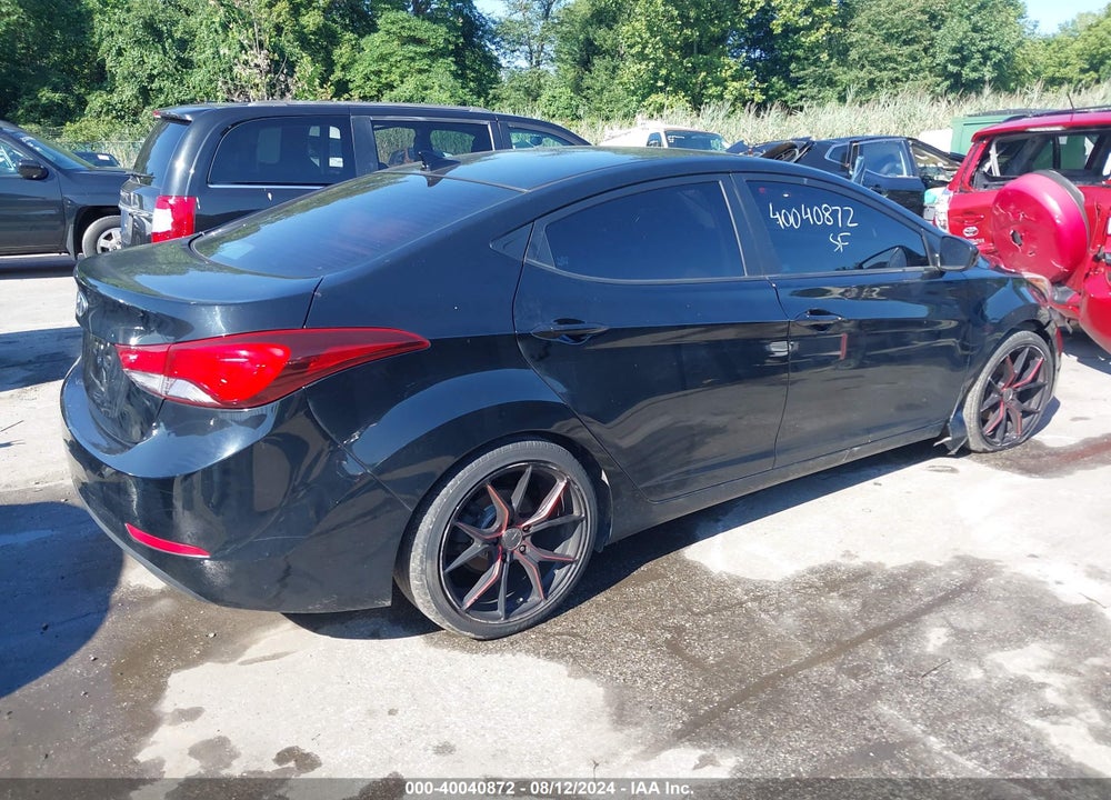 2015 HYUNDAI ELANTRA VIN: KMHDH4AE8FU282848
