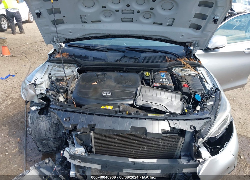 2019 INFINITI QX30 LUXE VIN: SJKCH5CP4KA009872