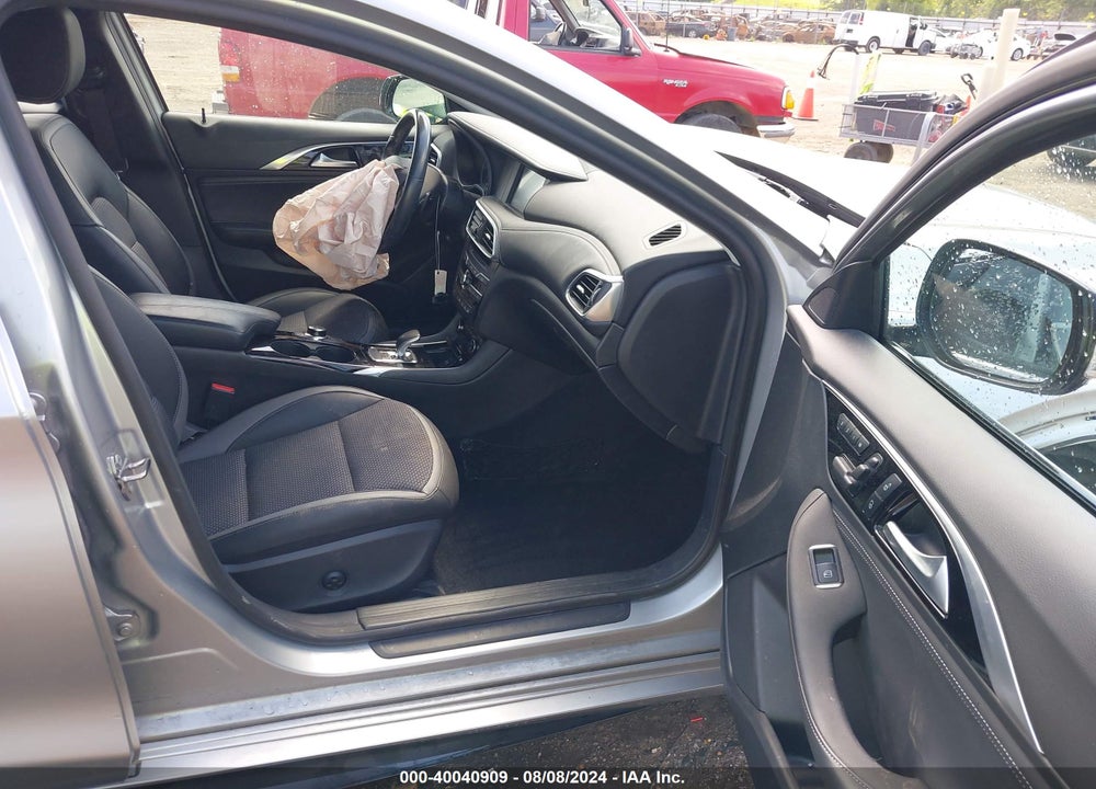 2019 INFINITI QX30 LUXE VIN: SJKCH5CP4KA009872
