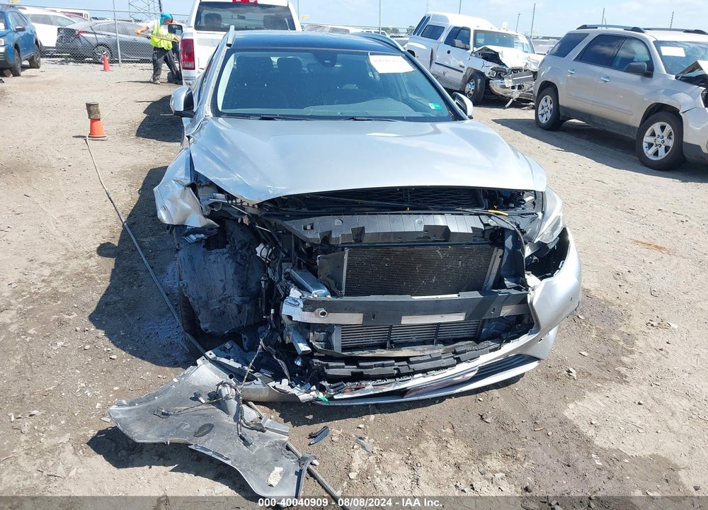 2019 INFINITI QX30 LUXE VIN: SJKCH5CP4KA009872