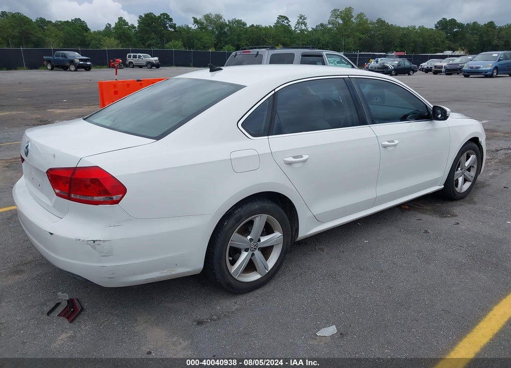 2013 VOLKSWAGEN PASSAT 2.5L SE VIN: 1VWBP7A33DC108751