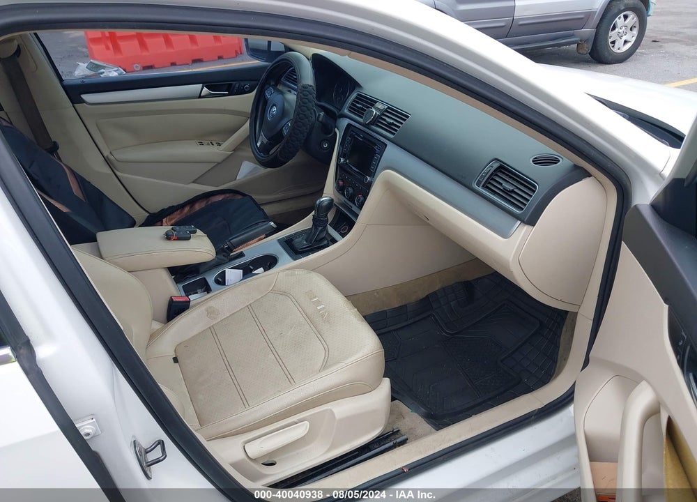 2013 VOLKSWAGEN PASSAT 2.5L SE VIN: 1VWBP7A33DC108751