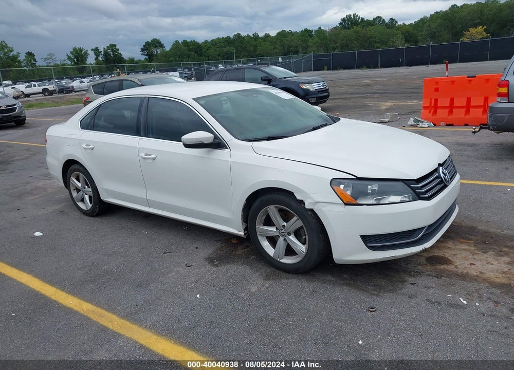 2013 VOLKSWAGEN PASSAT 2.5L SE VIN: 1VWBP7A33DC108751