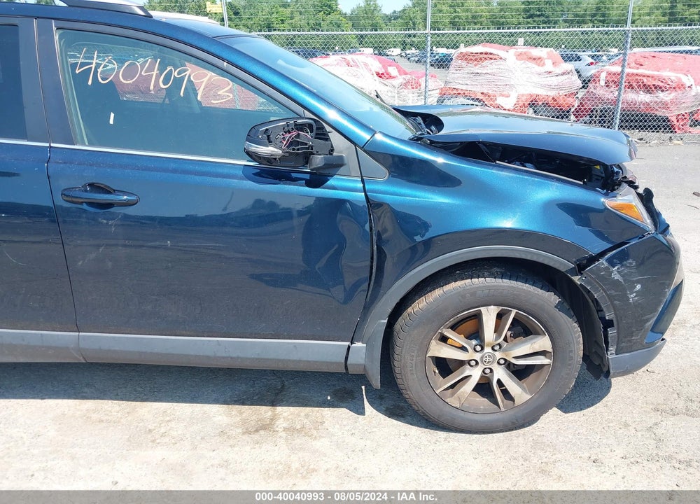 2018 TOYOTA RAV4 XLE VIN: JTMRFREV6JJ726391