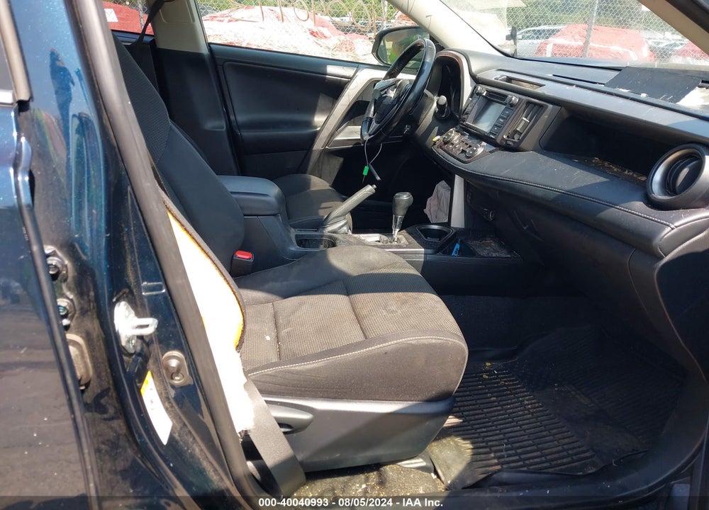 2018 TOYOTA RAV4 XLE VIN: JTMRFREV6JJ726391