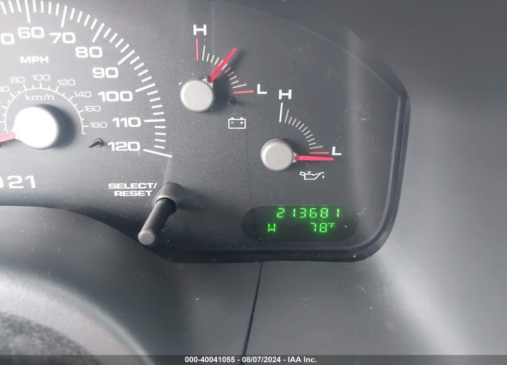 2004 FORD EXPEDITION NBX/XLT VIN: 1FMPU16L34LA84275