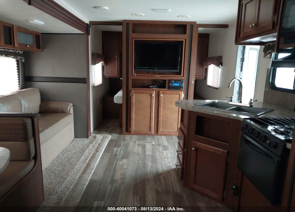 2016 HEARTLAND RV TRAIL RUNNER 27FQBS VIN: 5SFEB302XGE308578