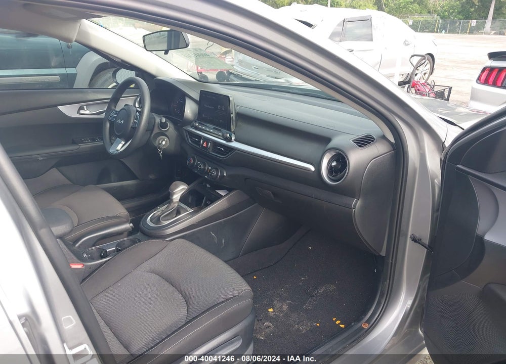 2024 KIA FORTE LXS VIN: 3KPF24AD8RE704979