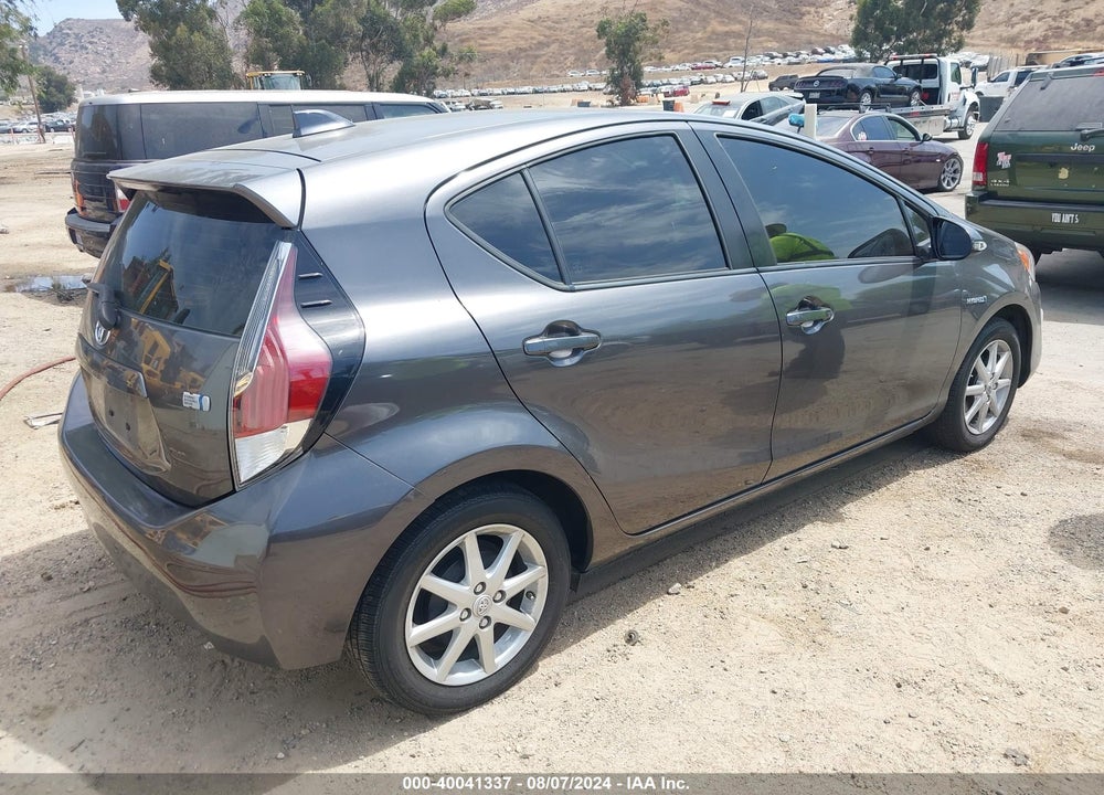 2015 TOYOTA PRIUS C FOUR VIN: JTDKDTB33F1112705