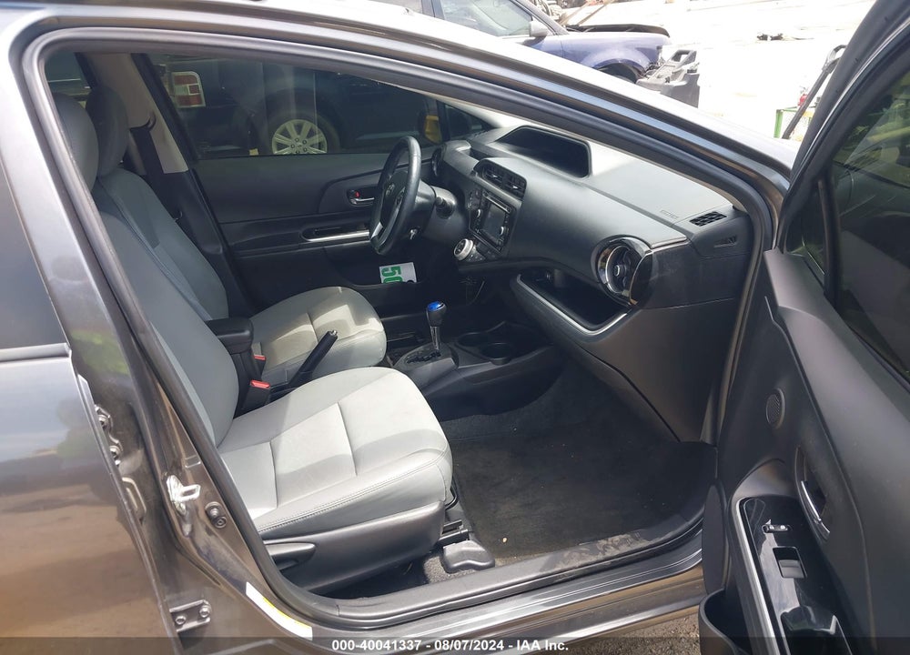 2015 TOYOTA PRIUS C FOUR VIN: JTDKDTB33F1112705