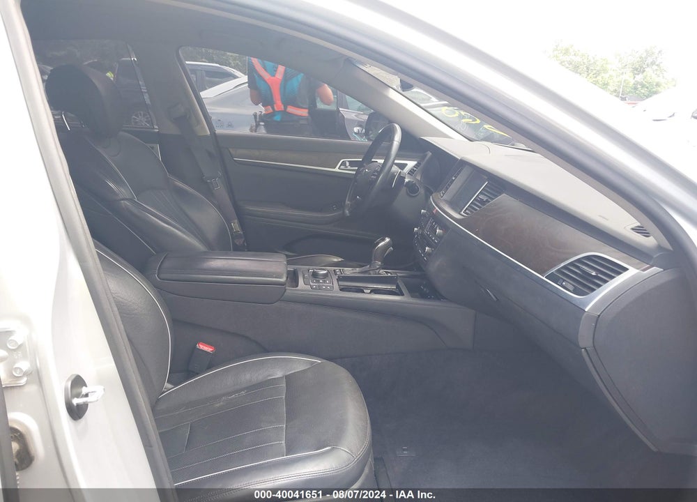 2015 HYUNDAI GENESIS 3.8 VIN: KMHGN4JE5FU104529