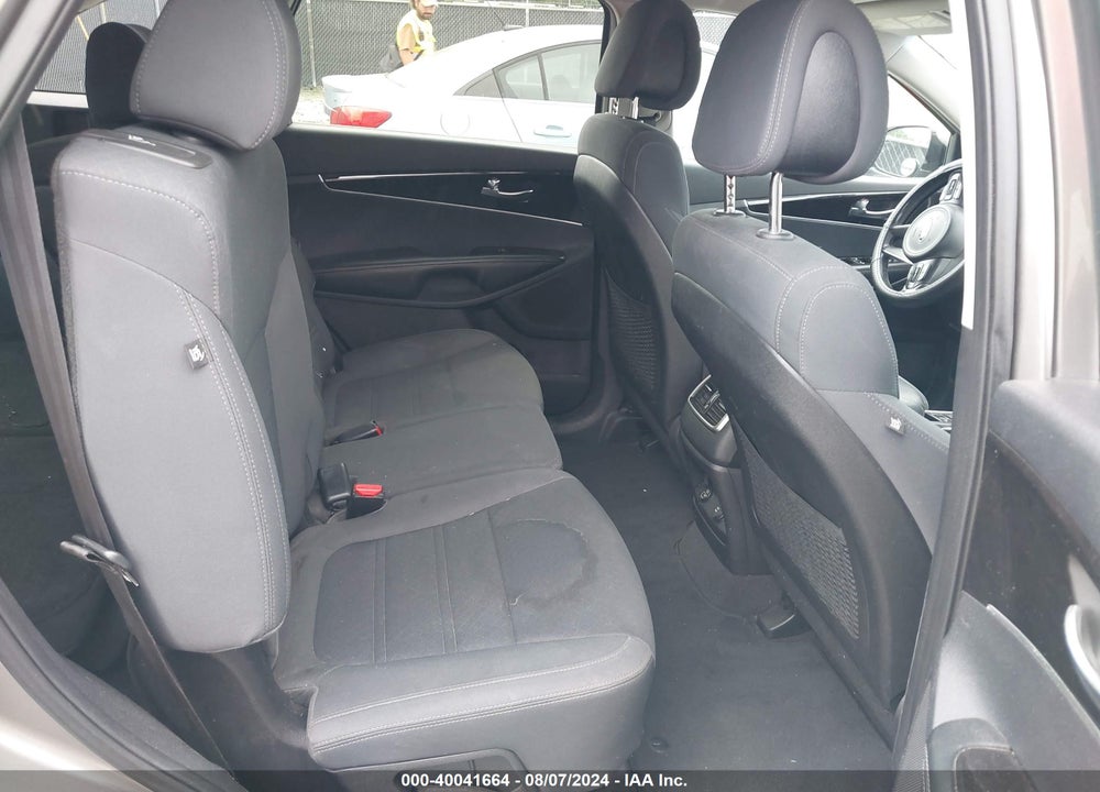 2016 KIA SORENTO 2.4L LX VIN: 5XYPG4A3XGG063377