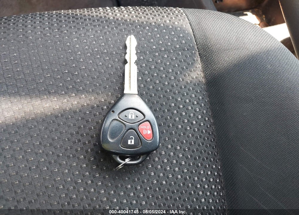 2010 PONTIAC VIBE VIN: 5Y2SM6E05AZ400447