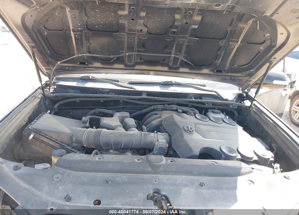 2011 TOYOTA 4RUNNER SR5 V6 VIN: JTEZU5JR8B5020875