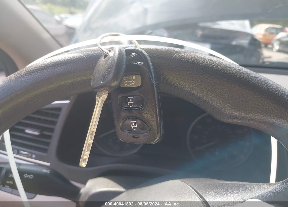 2017 HYUNDAI ELANTRA VIN: 5NPD84LF9HH180546