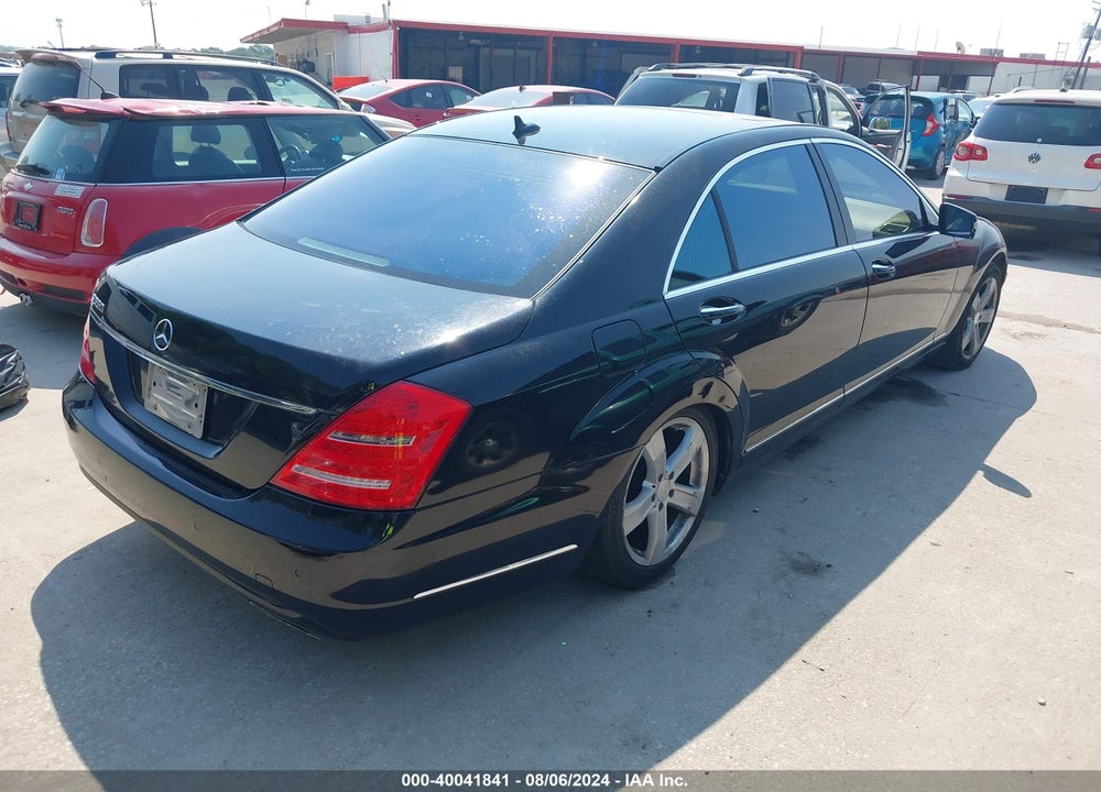 2010 MERCEDES-BENZ S 550 VIN: WDDNG7BB9AA351127